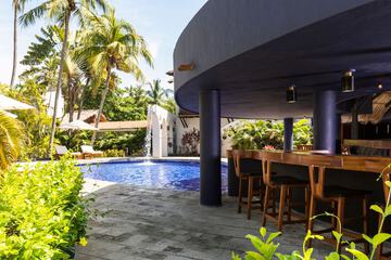 Poolside bar