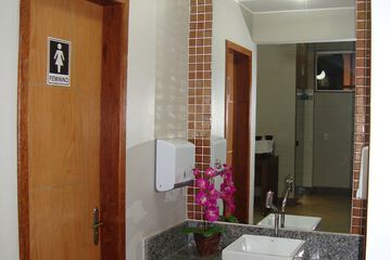 Bathroom sink