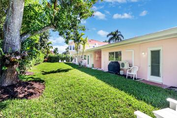 Hotel Exterior 29 of 31