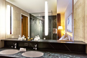 Bathroom sink