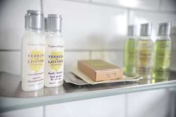 Bathroom amenities