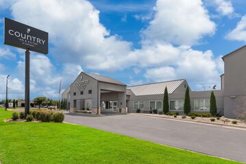 Country Inn & Suites by Radisson Wichita East, KS