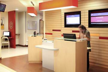 Check-in/check-out kiosk