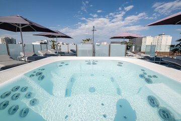 Jetted tub