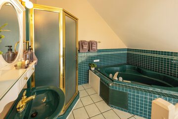 Jetted tub