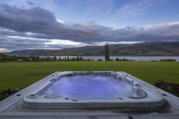 Jetted tub