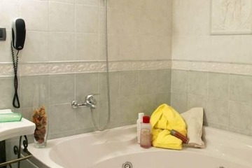 Jetted tub