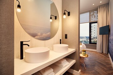 Bathroom sink
