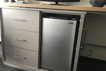Mini-refrigerator