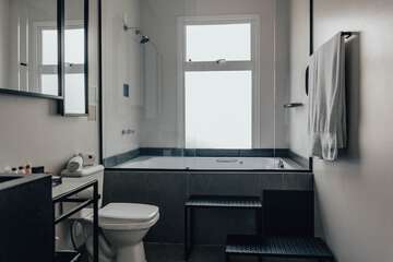 Jetted tub