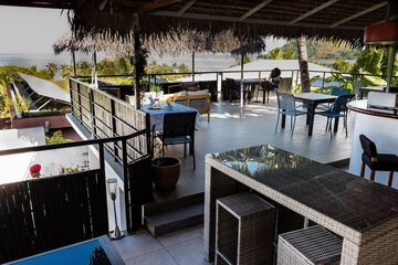 Poolside bar