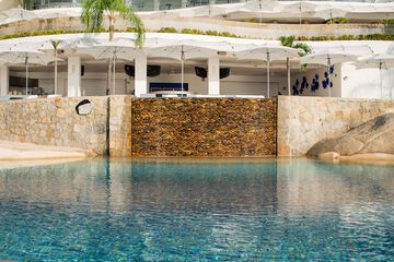 Pool waterfall