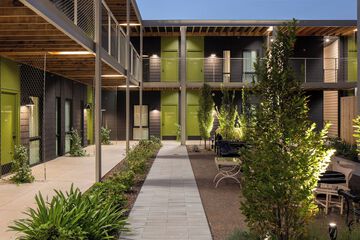 Hotel Exterior 85 of 88