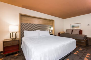 Room 23 of 28