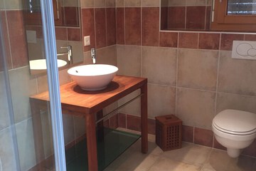 Bathroom sink