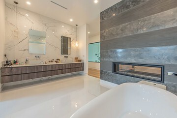 Deep soaking bathtub