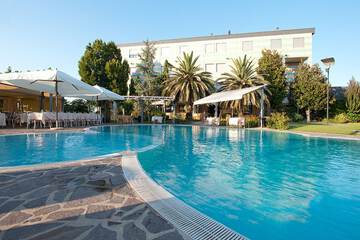 Infinity pool