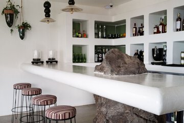 Poolside bar