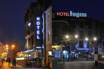 Front of property - evening/night