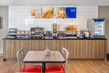 Breakfast area