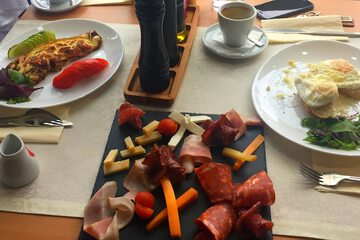 Breakfast meal