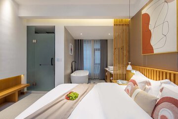 Deep soaking bathtub