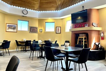 Brentwood Inn & Garden