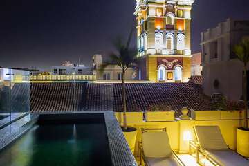 Rooftop pool