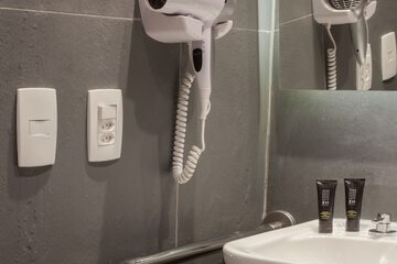 Bathroom amenities