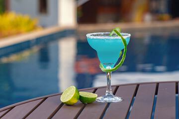 Poolside bar