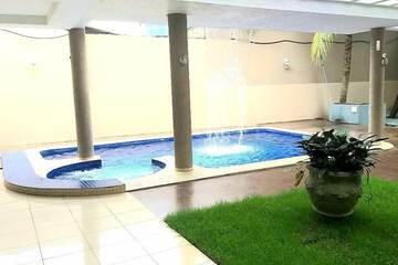 Pool waterfall