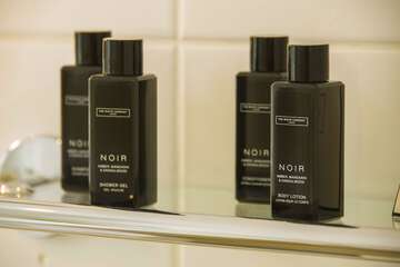 Bathroom amenities