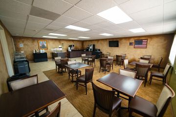 Breakfast/Coffee Service 24 of 28