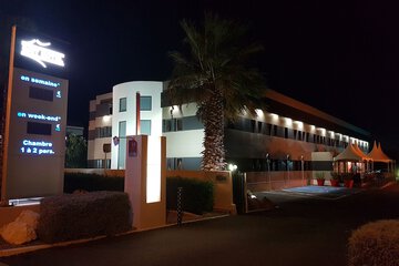 Front of property - evening/night