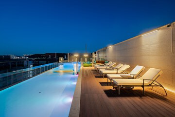 Rooftop pool