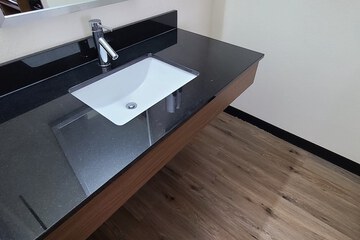 Bathroom sink