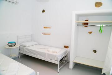 Photo 33