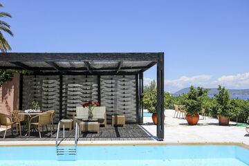 Private pool