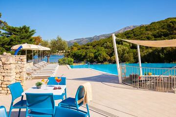 Infinity pool