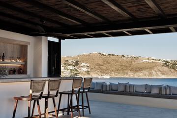Poolside bar