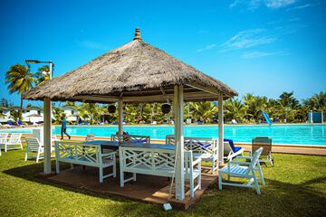 Poolside bar