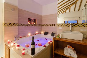 Jetted tub