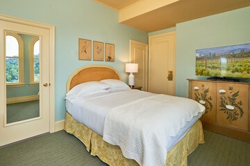 Room 34 of 70