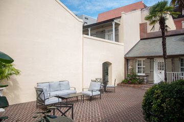 Hotel Exterior 43 of 45