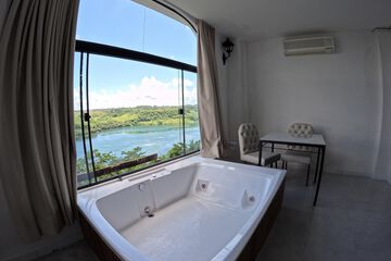 Private spa tub