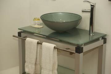 Bathroom sink