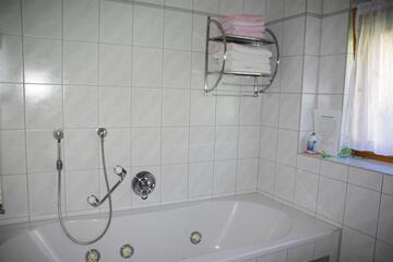 Photo 52