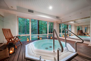 Jetted tub