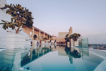 Infinity pool
