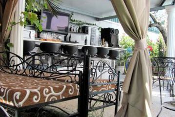 Poolside Bar